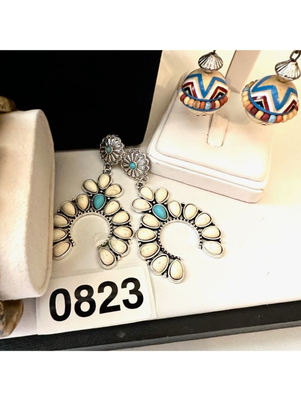 Jewelry Lot Vintage Modern Western Style Necklaces Bracelets Earrings - Picture 10 of 12